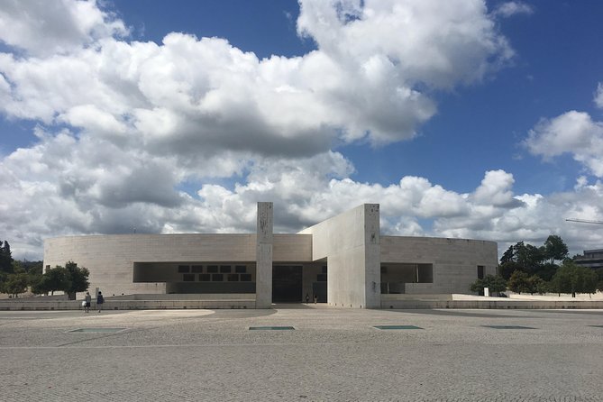 Private Tour to Fátima, Batalha, Alcobaça, and Óbidos - Additional Details
