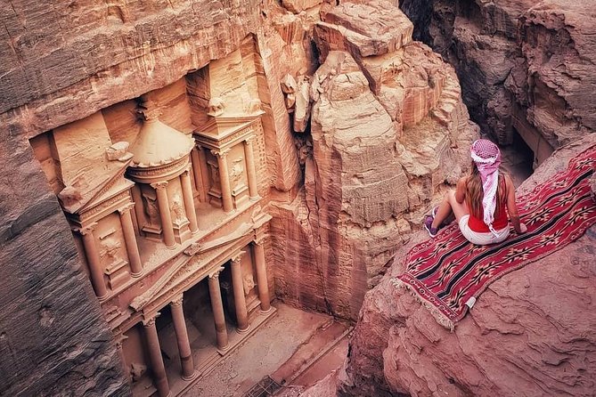 Private Transfer From Amman Airport To Petra - Vehicle Features