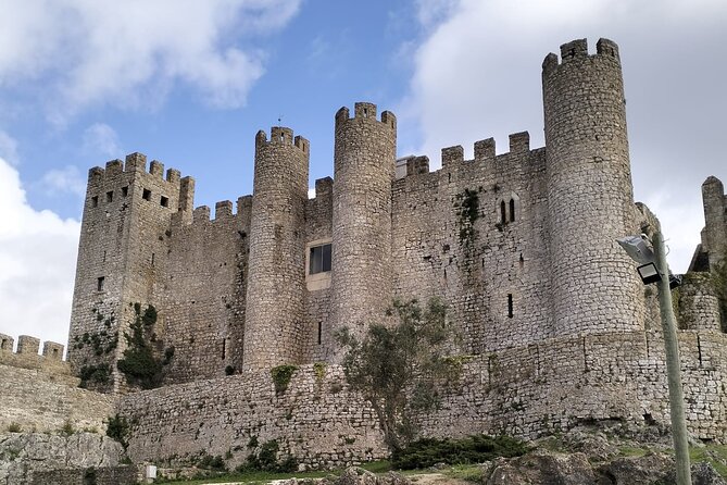 Private Transfer From Porto to Lisbon With Stops in Nazaré and Óbidos - Important Reminders