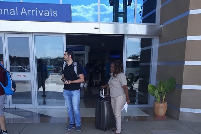 Private Transfer From Victoria Falls Airport to Victoria Falls - Vehicle Options