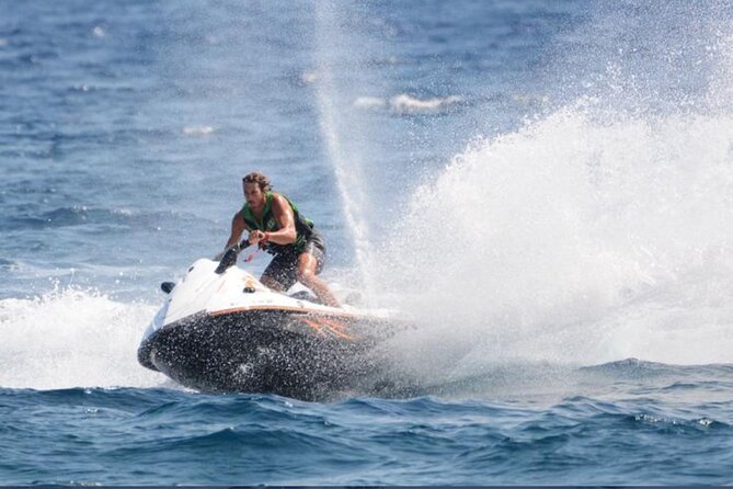 Santorini: Perivolos Beach Jet Ski Rental - Nearby Amenities