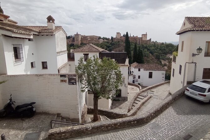 Secrets of Dynasties & Royals Quest Experience in Granada - The Sum Up