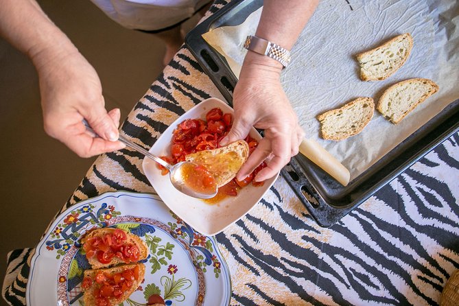 Small Group Market Tour and Dining Experience at a Cesarinas Home in Siracusa - The Sum Up