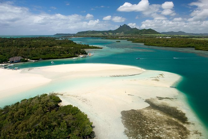 The Gorgeous Ile Aux Cerf: Speed Boat,GRSE,Parasailing,Undersea Walk,Tube Riding - Pickup and Transport Details