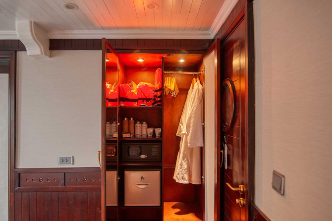Tour Au Co 3 Days Halong Bay and Gulf of Tonkin Cruise From Hanoi - Accommodation Details