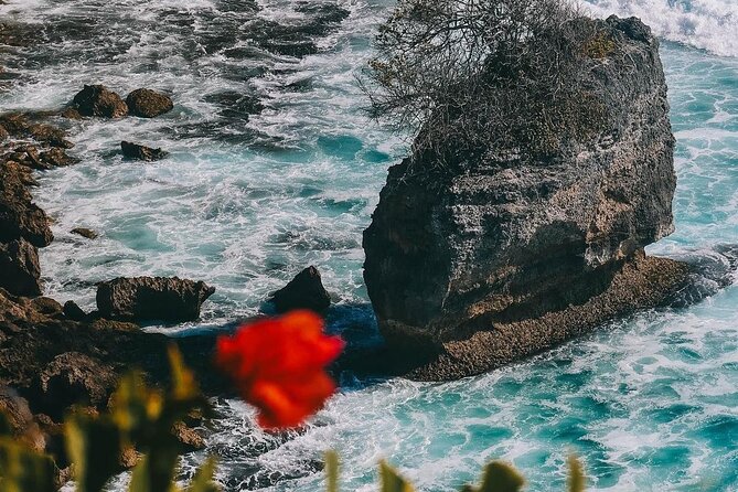 Uluwatu Temple Scenic Beaches and Fire Kecak Dance Tour - Itinerary Highlights