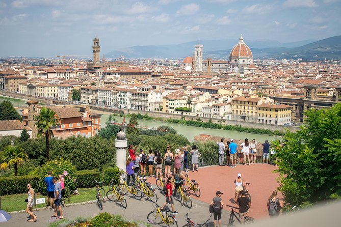 VIP Art by Bike Small Group Day or Night - Group Size and Guide