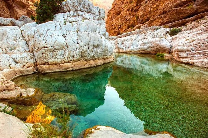 Wadi Shab and Sinkhole Adventure - Local Cuisine Experience