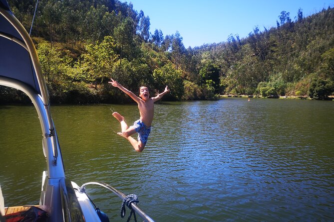 4H Private Boat Trip on the Douro River - Feel the Nature - Good To Know