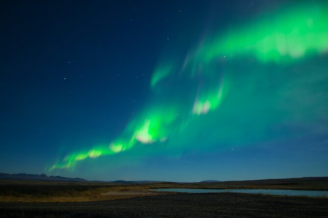 5 Hours Guided Christmas Day Northern Lights Tour From Reykjavik - Good To Know