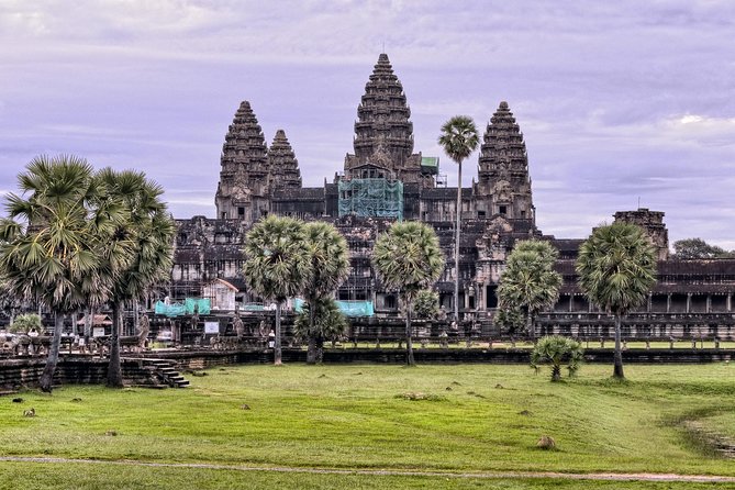 10 Must-See Temples in Angkor Park (Private Guided Tour With SUV Car Driver)
