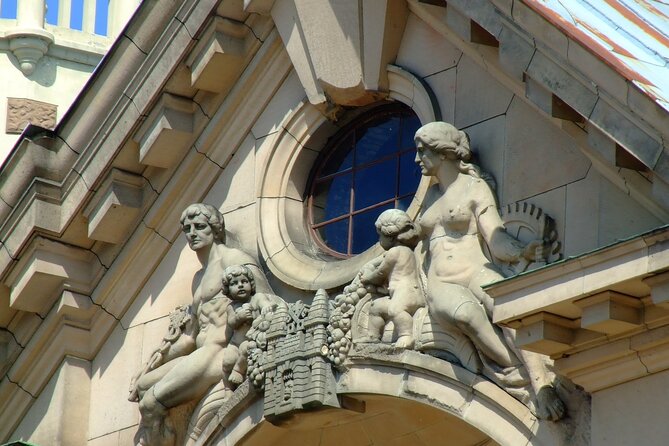 2 Hours Walking Tour in Legends and Secret of Rigas Old Town - Pricing and Availability