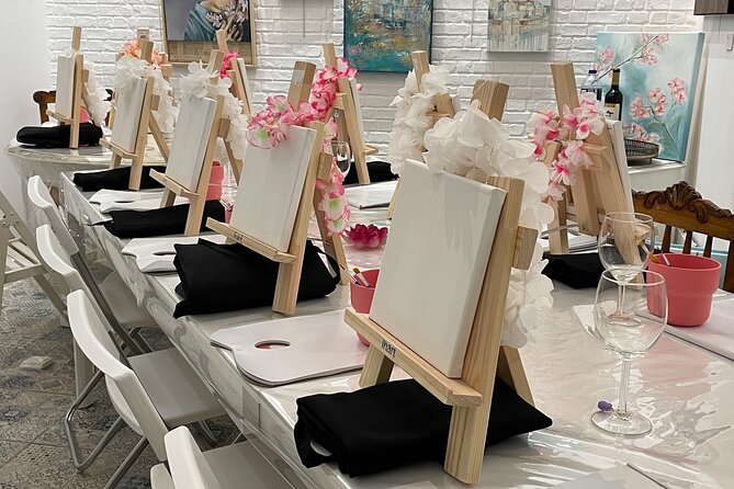 2H Wine Tasting and Painting in an Art Studio - Booking and Reservation Details