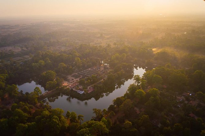 3-Day Angkor, Lake-side Village & Roluos Temples Tour