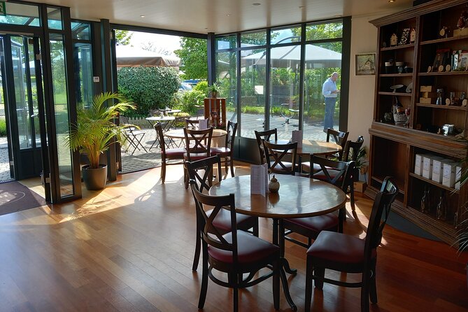 3 Hour Private Tour Countryside Vineyards With Local Wine Tasting - Meeting and Pickup