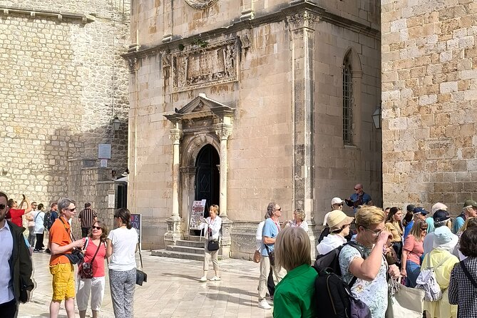 Accessible and Senior Friendly History Tour of the Old Town - Meeting Point Instructions