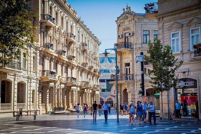 Baku: Sightseeing Walking Tour - Reviews and Guarantee Information