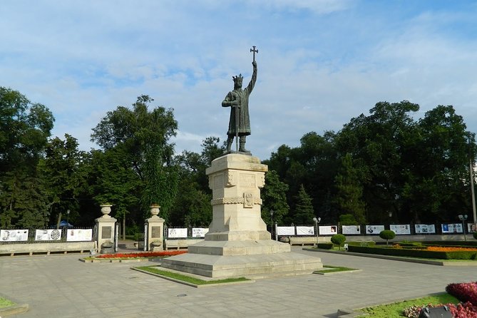Chisinau Half-Day Private Tour by Bike With Local Guide - Cancellation Policy