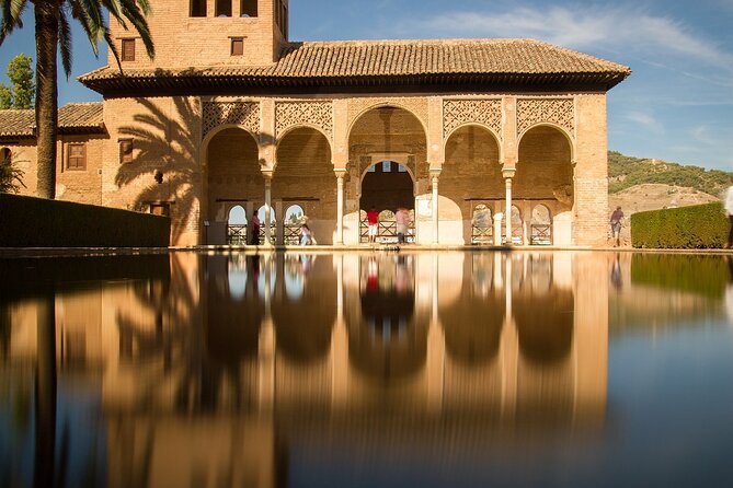 Complete Tour With Audio Guide in the Alhambra of Granada - Meeting Point Details