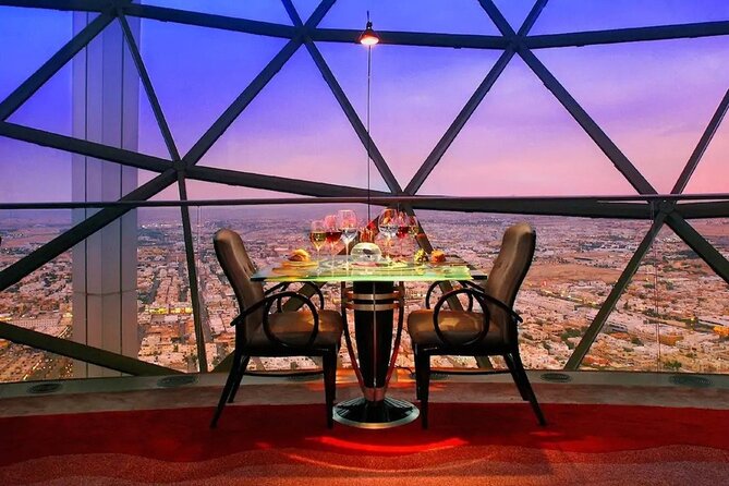 Dining in Riyadh at the Globe Restaurant With Pick up