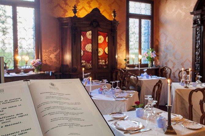 Dinner in a Noble Palace & Private Gondola Ride