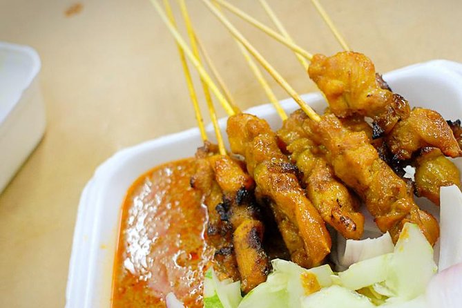 Eat Like a Local: Kuala Lumpur Hawker Center and Street Food Tour by Night - Uncover Hidden Food Gems