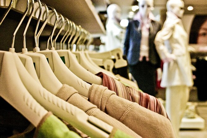 Fashion Experience and Outlet Shopping Tour in Milan - Tour Capacity