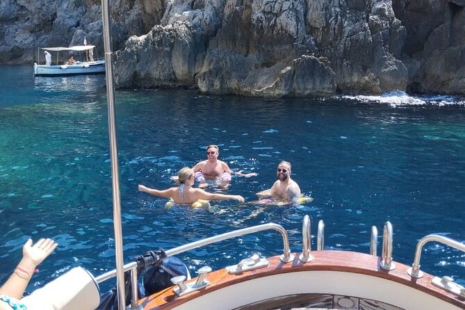 Full Day Private Boat Tour of Capri - Included Amenities