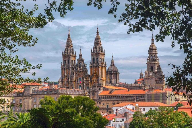 Full-Day Private Tour: Historic Santiago De Compostela From Lisbon - The Sum Up