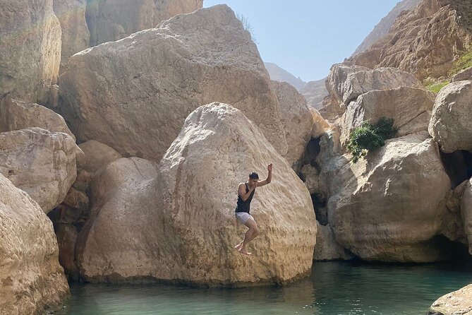 Full-Day Private Tour of Wadi Shab and Bimmah Sinkhole - Tour Logistics