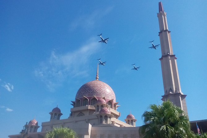 Half Day Garden City of Putrajaya,Lake Boat Joyride(Guided Tour)