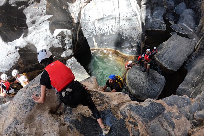 Half Day - Snake Canyon Adventure Tour in Jebel Shams - Meeting Point Details