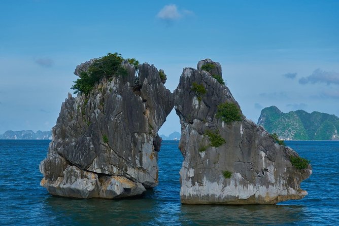 Halong Bay Full Day With Cave, Kayaking And Swimming - Highway Transfer - Hassle-Free Transfers