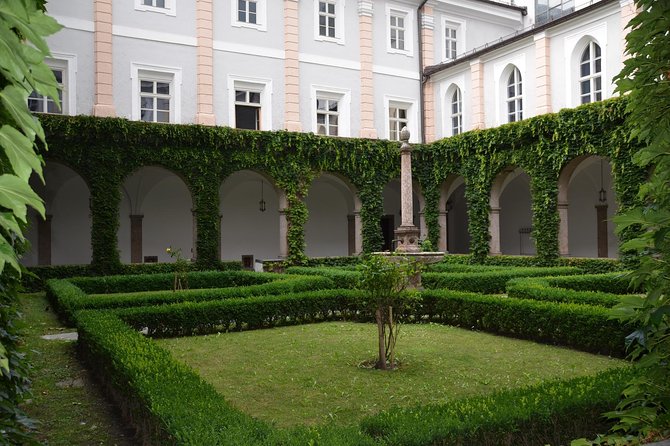 Innsbruck - Private Guided Walking Tour - Tour Inclusions