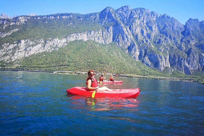 Kayak on Lake Como: Stunning Landscapes & Aperitif - Directions