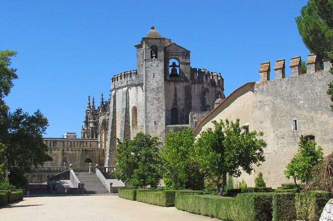 Lisbon to Douro With Stop at Fatima Tomar and Coimbra - Douro: Scenic Destination Highlight