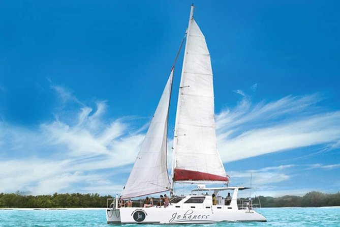 Memorable Catamaran Trip to Ile Aux Cerf: Full Day Incl Tube Riding, Lunch &Grse - Lunch and Refreshments
