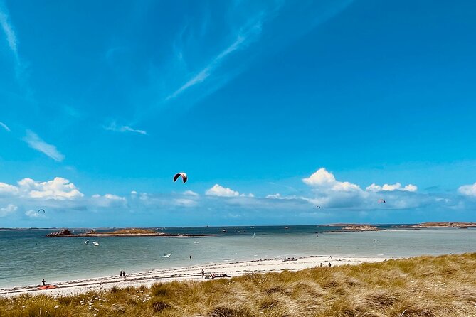 Private and Guided Wingfoil Course in Brittany - Communication and Logistics