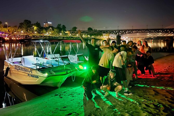 Private Club Vibe Night Cruise in Warsaw for 9 With Our Helmsman - Enjoy a Private Night Cruise