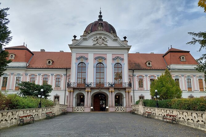 Private Historical Tour in Queen Elisabeth Palace - Pricing and Booking