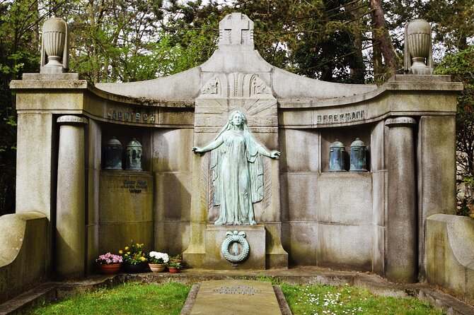 Private Tour of the Historic South Cemetery in Leipzig - Booking and Pricing