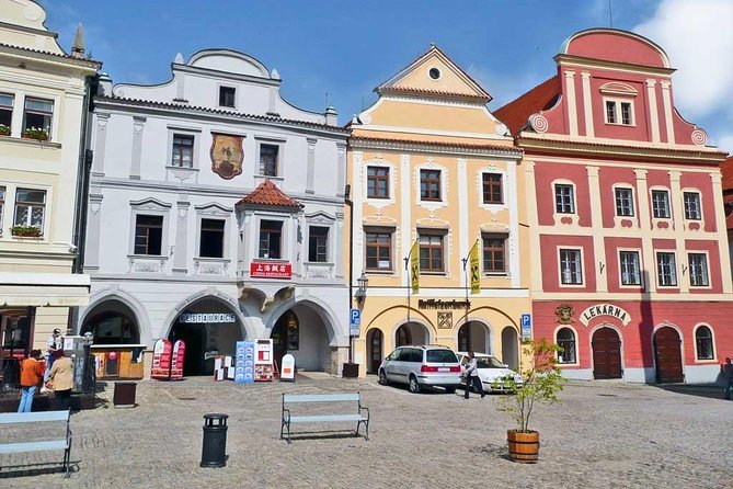 Private Transfer From Salzburg to Prague With a Stopover in Cesky Krumlov - Booking Confirmation and Accessibility Information