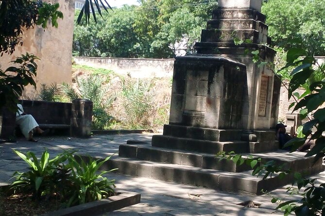 Private Walking Tour in Old Town - Accessibility and Inclusions