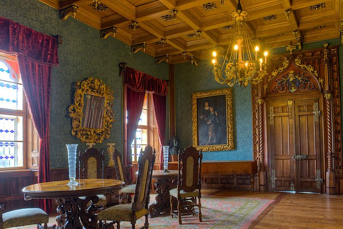 Royal Castle Tour – Small/Private Group