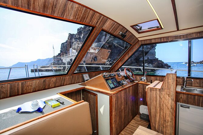 Santorini Private Cruise Sightseeing Tour With BBQ and Drinks - Additional Information