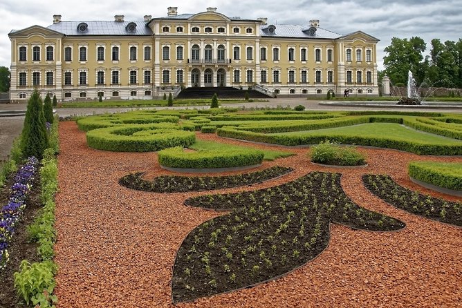 The Best of the Baltic Highlights Tour With 4* Hotels (Guaranteed Departure) - Booking and Operation Details