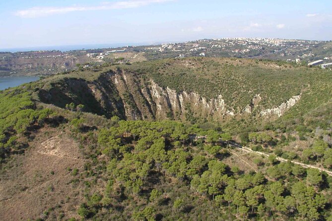 Tour Monte Nuovo and Lake Averno - Meeting Point Details
