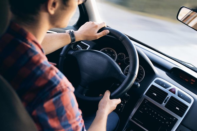 Transfer From Alexandria to Cairo Airport, Cairo & Giza Hotels - Vehicle Amenities