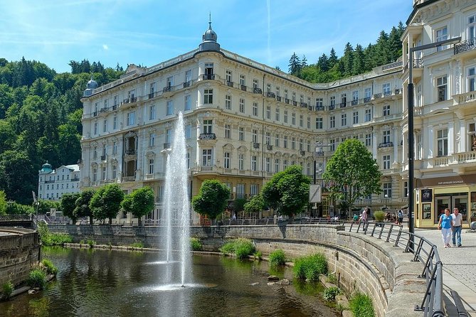 Transfer From Prague to Karlovy Vary: Private Daytrip With 2h for Sightseeing - Sightseeing Stops and Itinerary