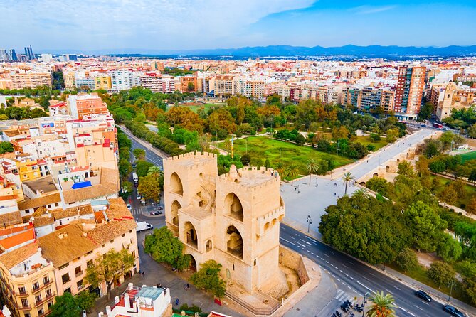 Valencia Family Discovery - Squares & Gardens - End Point and Tour The Sum Up